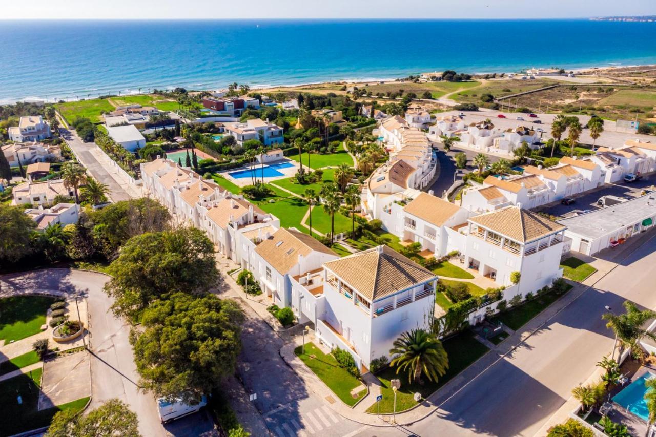 Beach Villa With Ocean View And Rooftop Cinema Guia  Exteriér fotografie